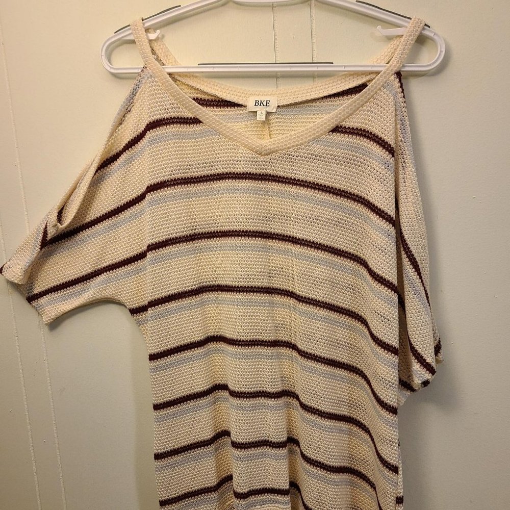 BKE slitted shoulder tshirt